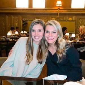 Meet your Posher, Carly